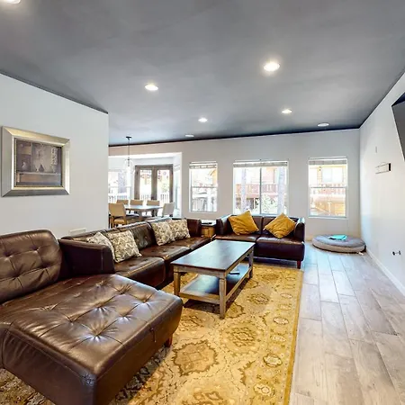 Villa Hillside Hideaway
